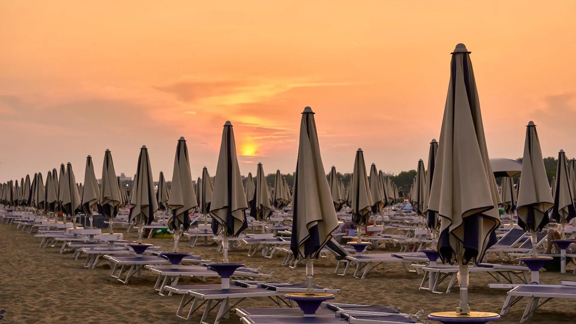 Modern Apartment With Seaview Large Terrace Bibione Italy